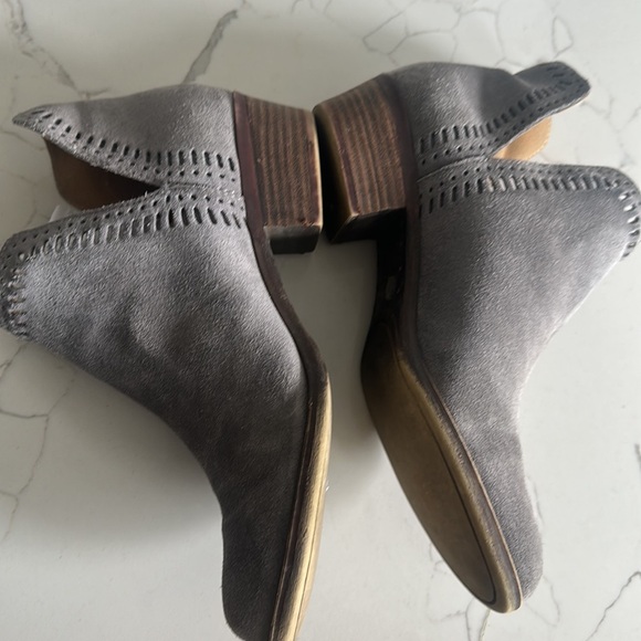 Lucky brand gray ankle boots size 8.5 - Picture 7 of 11